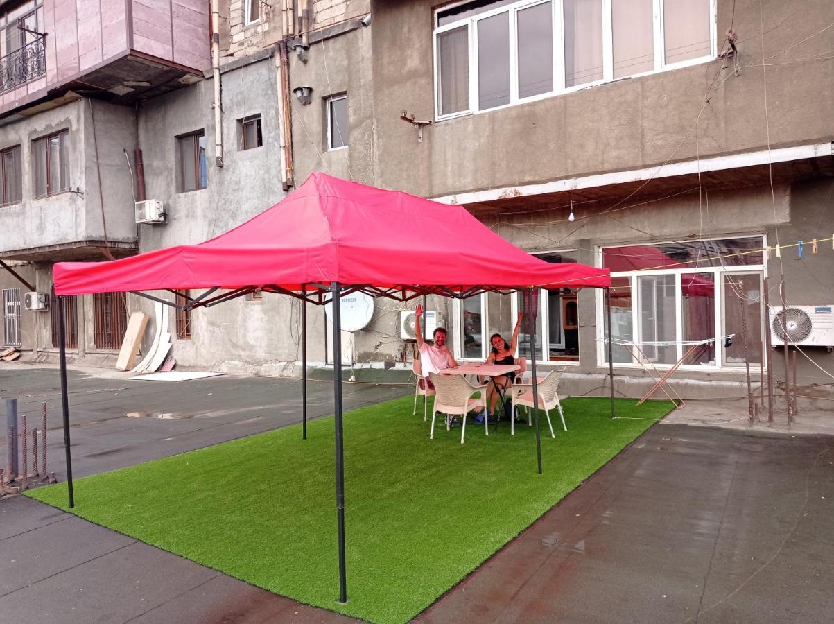 Sun City Hostel Erevan Exterior foto